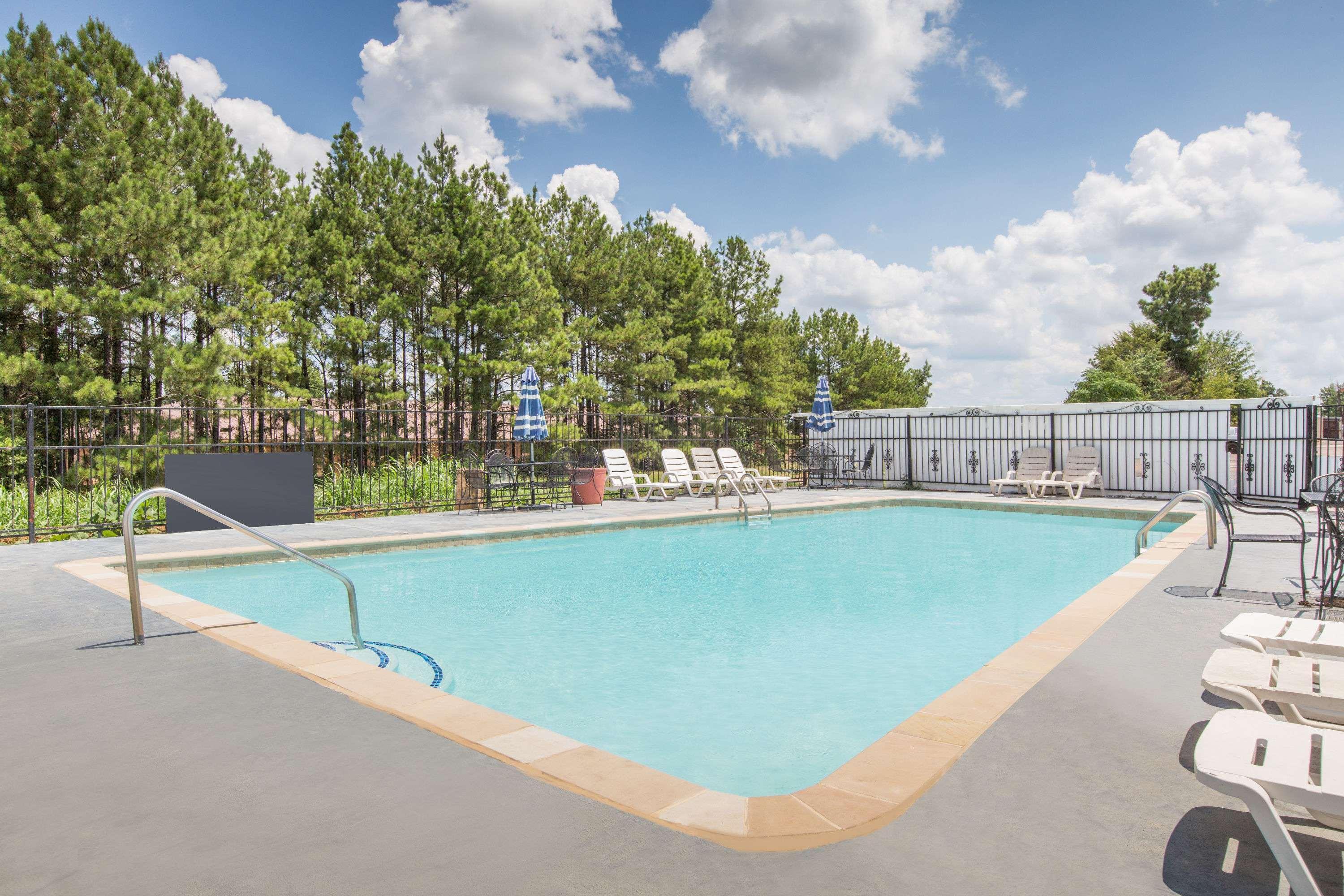 Days Inn & Suites By Wyndham Marshall Zewnętrze zdjęcie